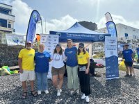 200 personas participan en una limpieza de la playa de Agaete organizada por Fred. Olsen Express