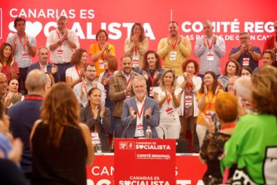 &Aacute;ngel V&iacute;ctor Torres, &uacute;nico candidato a la secretar&iacute;a general del PSOE Canarias
