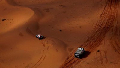 Francia cree que debió suspenderse el Dakar tras la sospecha de bomba