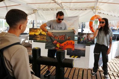 El Gobierno promueve que los jóvenes conozcan la realidad de la migración a través de las visitas al ‘Open Arms’