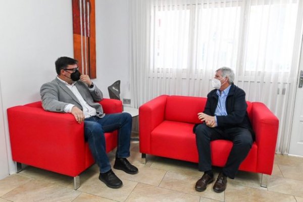 El Gobierno comparte con el Ayuntamiento de San Bartolomé el Plan General de Ordenación Supletorio