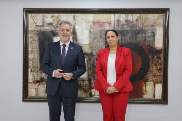 &Aacute;ngel V&iacute;ctor Torres recibe a la nueva c&oacute;nsul del Reino de Marruecos en Canarias
