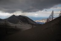 El sem&aacute;foro de riesgo volc&aacute;nico pasa de rojo a amarillo y el Cabildo de La Palma asume la gesti&oacute;n de la emergencia