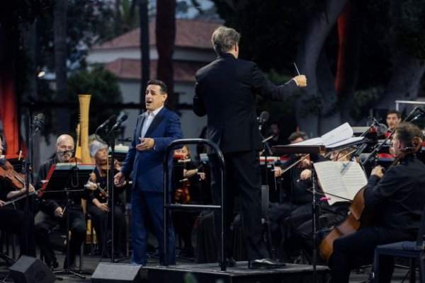 Gala de Juan Diego Flórez, junto a la Oviedo Filarmonía y bajo la batuta de Christopher Franklin en Santa Catalina, a Royal Hideaway Hotel