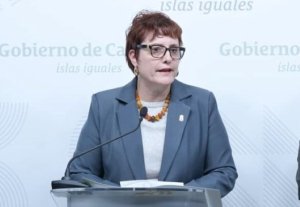 Bienestar Social firma el convenio de dependencia con El Hierro y completa as&iacute; el tr&aacute;mite con los siete cabildos