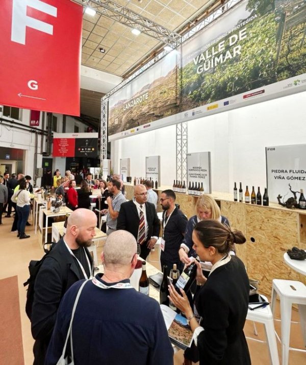 Una veintena de bodegas del Archipiélago participan en Barcelona Wine Week de la mano del Gobierno de Canarias