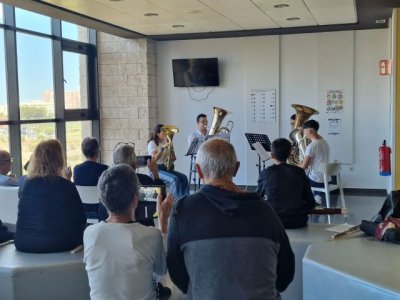 El Hospital Dr. Negr&iacute;n acoge un concierto dirigido a pacientes y familiares