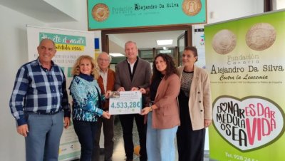 La Fundación ‘Alejandro da Silva contra la Leucemia’ recibe la recaudación del Belén Solidario de Teror