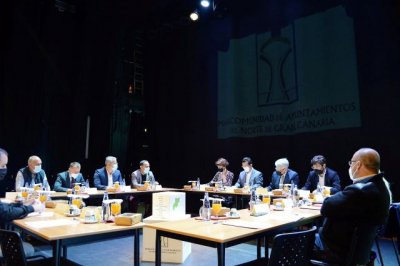 Secretarios, polic&iacute;as, interinos y temporales, preocupaciones compartidas por alcaldes del Norte de GC y Consejer&iacute;a