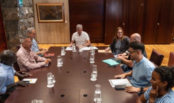 Gobierno de Canarias y ongs acuerdan crear una mesa de trabajo con todos los implicados en migración