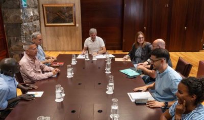 Gobierno de Canarias y ongs acuerdan crear una mesa de trabajo con todos los implicados en migraci&oacute;n