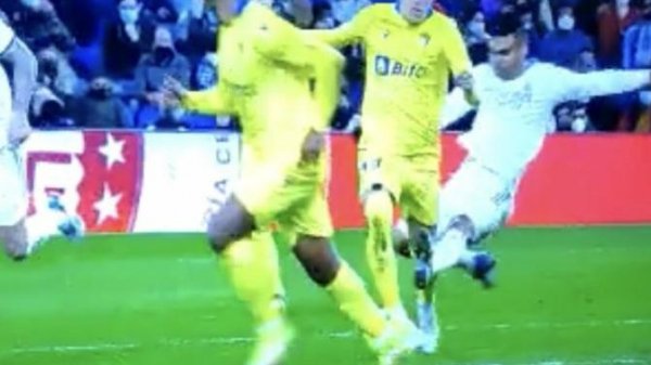Iván Alejo, sobre Casemiro: &quot;No es lo mismo sacarle roja al Madrid que al Cádiz&quot;