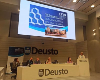 El HUC participa en el Congreso de ANIS con una ponencia sobre la la amenaza de las resistencias a los antibi&oacute;ticos