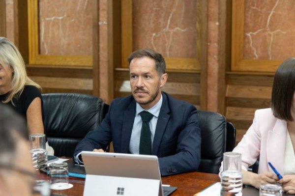 El Gobierno insta a Endesa a que aclare las causas del incendio que ha provocado el ‘cero energético’ en La Gomera