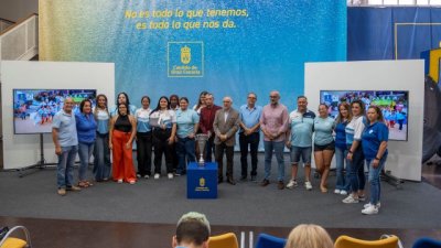El Cabildo de Gran Canaria homenajea al Club de Lucha Santa Rita por su histórico título de campeonas de Canarias