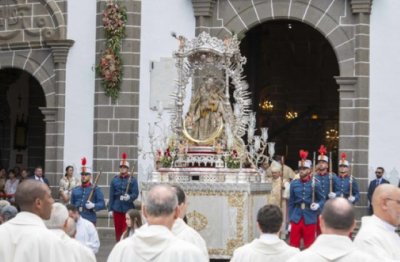 El Día del Pino se celebró en Teror con todos los honores y las calles llenas de peregrinos