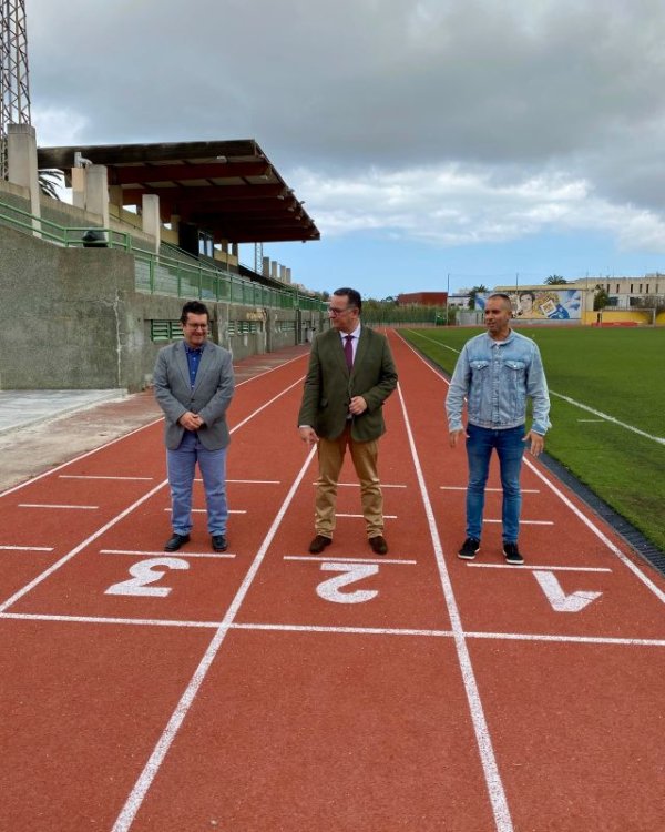 Arucas estrena la nueva pista de atletismo del complejo deportivo “Tonono”