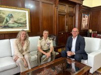 El delegado del Gobierno en Canarias Anselmo Pestana, se despidi&oacute; del general jefe de la Brigada Canarias XVI Ricardo Esteban