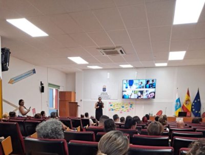 La Consejer&iacute;a de Educaci&oacute;n impulsa un proyecto para ayudar a familias a educar en positivo