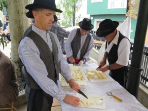 Guía: La Fiesta del Queso de Montaña Alta ofrece este domingo miles de degustaciones de sancocho canario, tortillas con miel, pella de gofio, potaje de jaramagos, arroz con leche y Queso de Guía