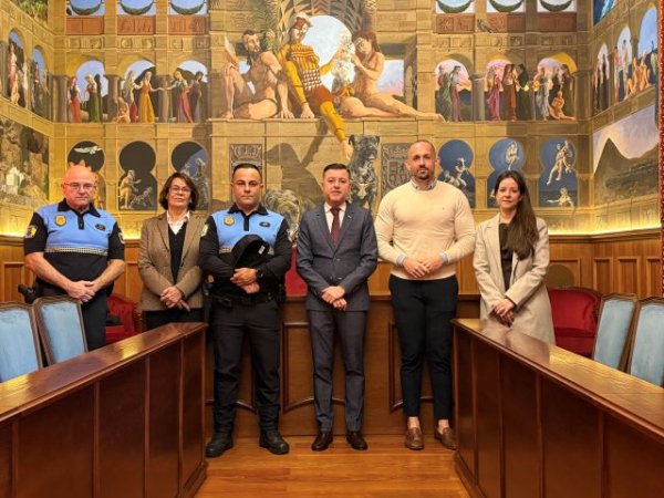 Tom&aacute;s Cruz Hern&aacute;ndez toma posesi&oacute;n como oficial de la Polic&iacute;a Local de G&aacute;ldar