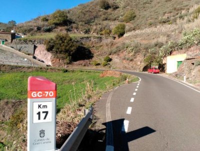 El Cabildo destina 240.000 euros para construir un muro que refuerce la carretera del Barranco del Pinar, en Guía