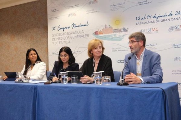 Presentación del 31º Congreso Nacional de Médicos Generales y de Familia hoy junto a la alcaldesa de Las Palmas de Gran Canaria