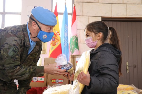 Contingente para misión de la ONU en Líbano, proporcionando sonrisas y esperanza
