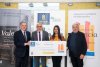 El presidente del Cabildo de Gran Canaria entrega el cheque con la recaudaci&oacute;n del Concierto por Valencia de la Orquesta Filarm&oacute;nica de Gran Canaria