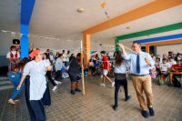 Poli Su&aacute;rez celebra el D&iacute;a de Canarias con la comunidad educativa del IES Franchy Roca