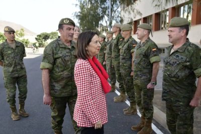 La ministra de Defensa visita la Brigada &lsquo;Canarias&rsquo; XVI en la Base &lsquo;General Alem&aacute;n Ram&iacute;rez&rsquo; de Las Palmas