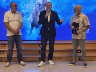 El vicepresidente Hidalgo clausura, junto al deportista David Meca, las jornadas LIKE para sensibilizar sobre la salud mental en los jóvenes