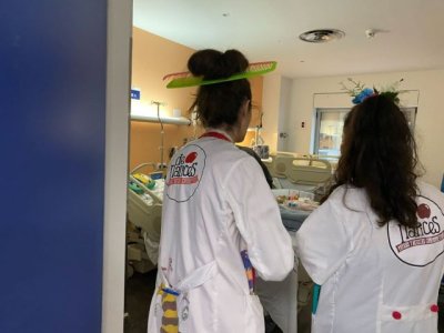 Los hospitales p&uacute;blicos de Tenerife reciben la visita de los payasos del Festival Internacional Clownbaret