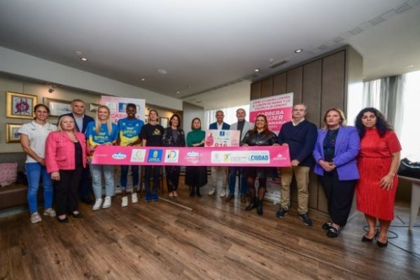 La “Marea Rosa” vuelve a Gran Canaria por segunda edición y se convierte en la primera cita del circuito nacional de la Carrera de la Mujer Central Lechera Asturiana 2023