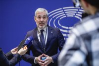 Clavijo se re&uacute;ne con el comisario europeo de Asuntos Internos y Migraci&oacute;n para tratar la crisis en Canarias