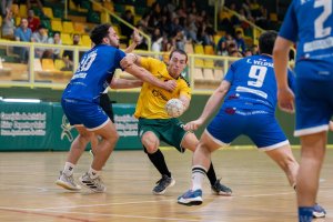 Balonmano: El Porriño saca máximo rédito ante un errático Balonmano Gáldar (31-26)