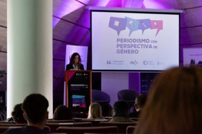 Kika Fumero pide a los medios de comunicaci&oacute;n autocr&iacute;tica y formaci&oacute;n para incorporar la perspectiva de g&eacute;nero