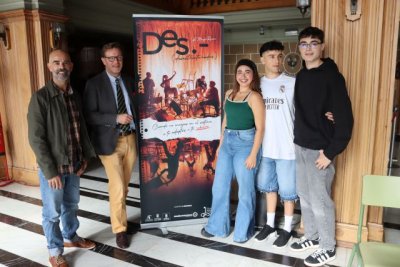 El montaje esc&eacute;nico &lsquo;DES.- (desestructurados)&rsquo; pone al descubierto la vulnerabilidad adolescente en el Teatro P&eacute;rez Gald&oacute;s