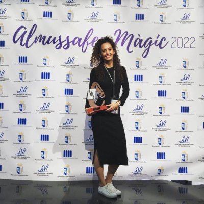 Jessica Guloomal, primera canaria en ganar un premio nacional de magia