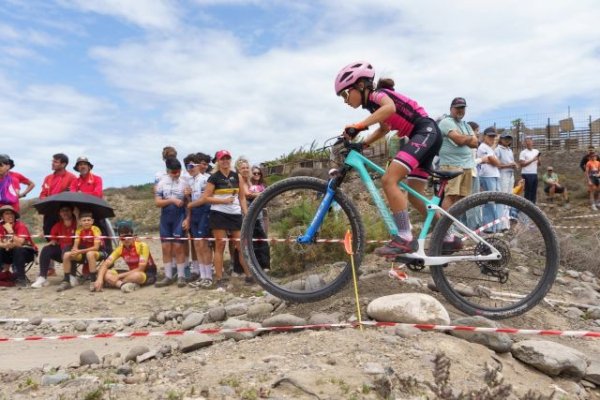 El ciclismo de monta&ntilde;a debuta en los Campeonatos de Canarias en Edad Escolar con m&aacute;s de 150 participantes