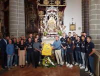 El CB Gran Canaria realiz&oacute; su tradicional ofrenda floral a la Virgen del Pino en el inicio de temporada