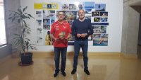 Francisco Castellano felicita Miguel &Aacute;ngel Gonz&aacute;lez, campe&oacute;n del mundo de Aeromodelismo en la especialidad de Combate