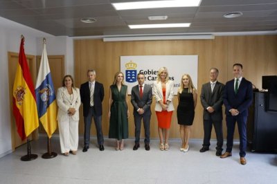 Esther Monz&oacute;n preside la toma de posesi&oacute;n seis altos cargos de su departamento