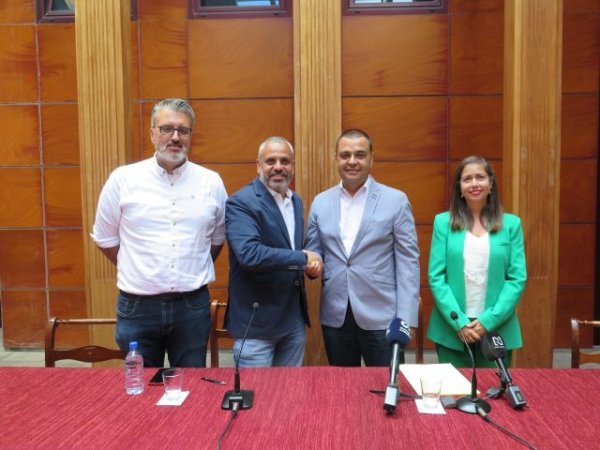 Juntos por Guía-Nueva Canarias y PSOE firmaron hoy el pacto para gobernar en el Ayuntamiento de Guía