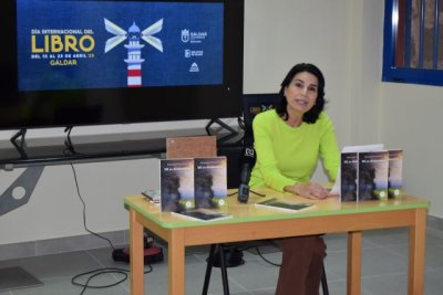 Maricarmen Vargas presenta su libro autobiogr&aacute;fico &lsquo;Mi yo destructivo&rsquo; en la Biblioteca de G&aacute;ldar