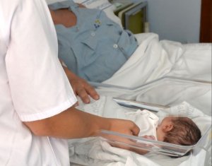 Sanidad incorpora el estudio de cuatro nuevas enfermedades raras al cribado del recién nacido
