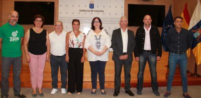 Gobierno y sindicatos firman un acuerdo de mejora del sistema educativo a trav&eacute;s del aumento del personal docente