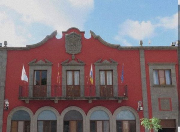 El Ayuntamiento de Guía informa a los vecinos de Anzo, Anzofé y Montaña de Guía de que hoy el acceso y salida a estos barrios se realizará por la vía principal