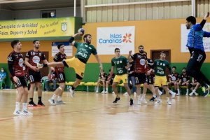 Balonmano: El Km13 Gáldar cae ante el líder Lalín (22-31)