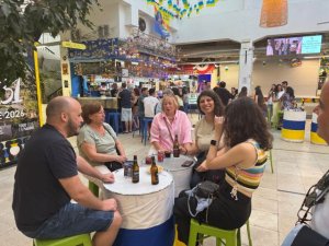 Los productos de Canarias se promocionan en el mercado madrile&ntilde;o de San Fernando